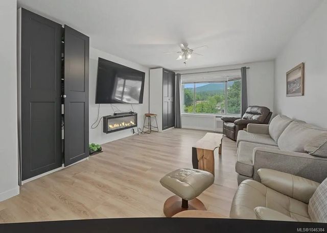 2 of 32 - 628 Winchester Ave, Nanaimo, BC