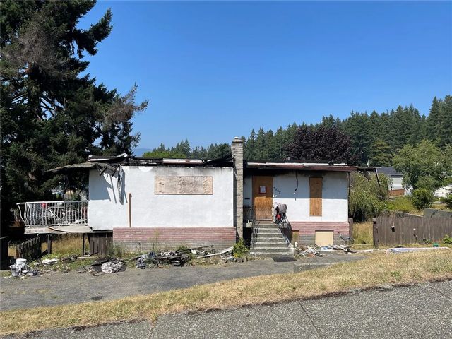 2 of 4 - 2502 16th Ave, Port Alberni, BC