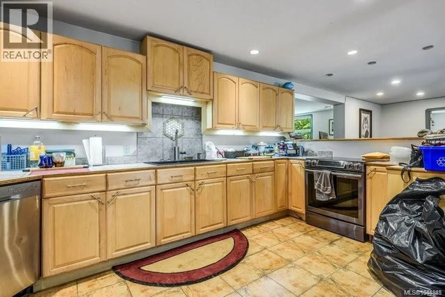 5 of 21 - 2524 Macaulay Rd, Black Creek, BC
