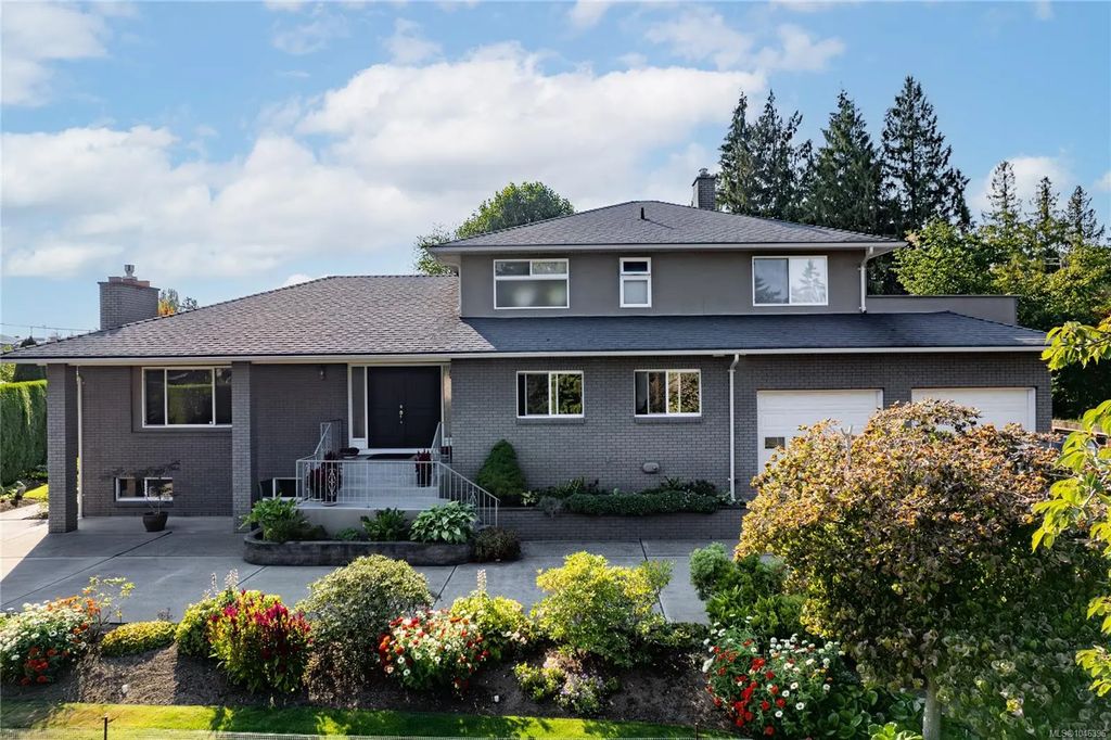 823 Glenhale Cres, Parksville