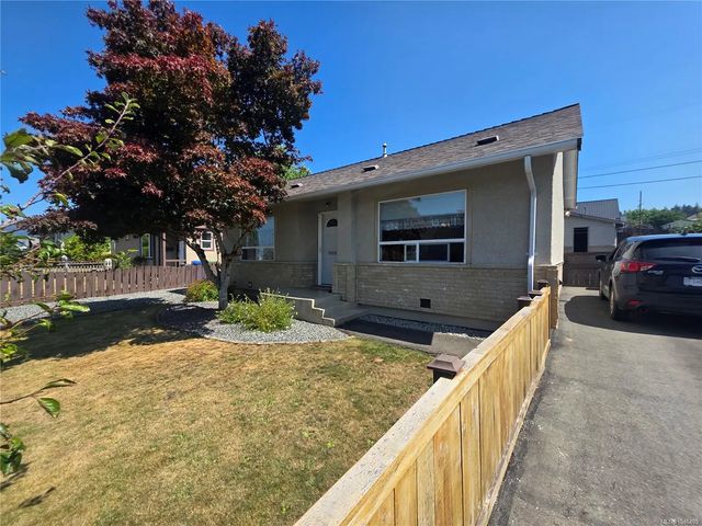 2 of 27 - 3871 Anderson Ave, Port Alberni, BC