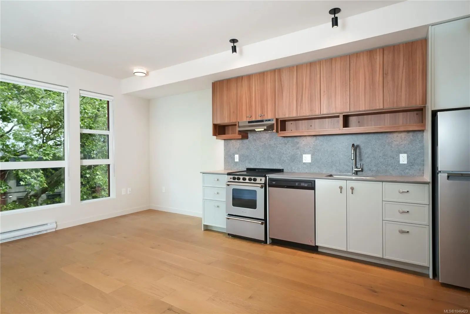 Residential for Sale by 629 Speed Ave 205 in the Victoria, located in the neighborhood of Tresah East