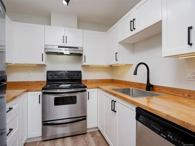 2 of 32 - 689 Bay St 306, Victoria, BC