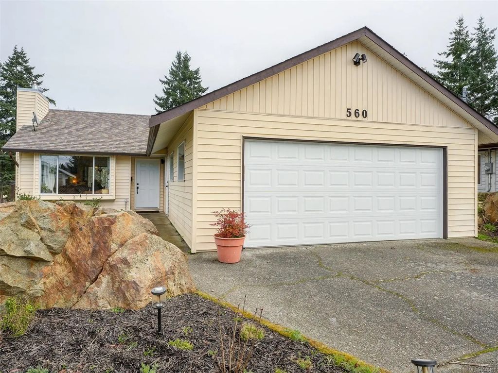 560 Atkins Ave, Langford