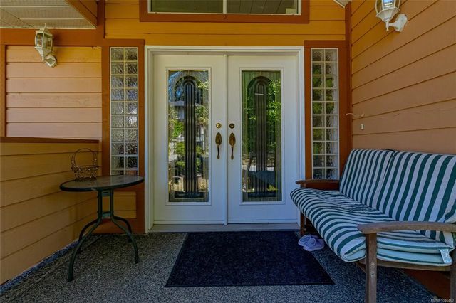 3 of 47 - 897 Maltwood Terr, Saanich, BC