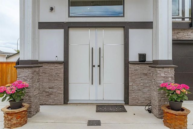 2 of 45 - 83 Crease Ave, Saanich, BC
