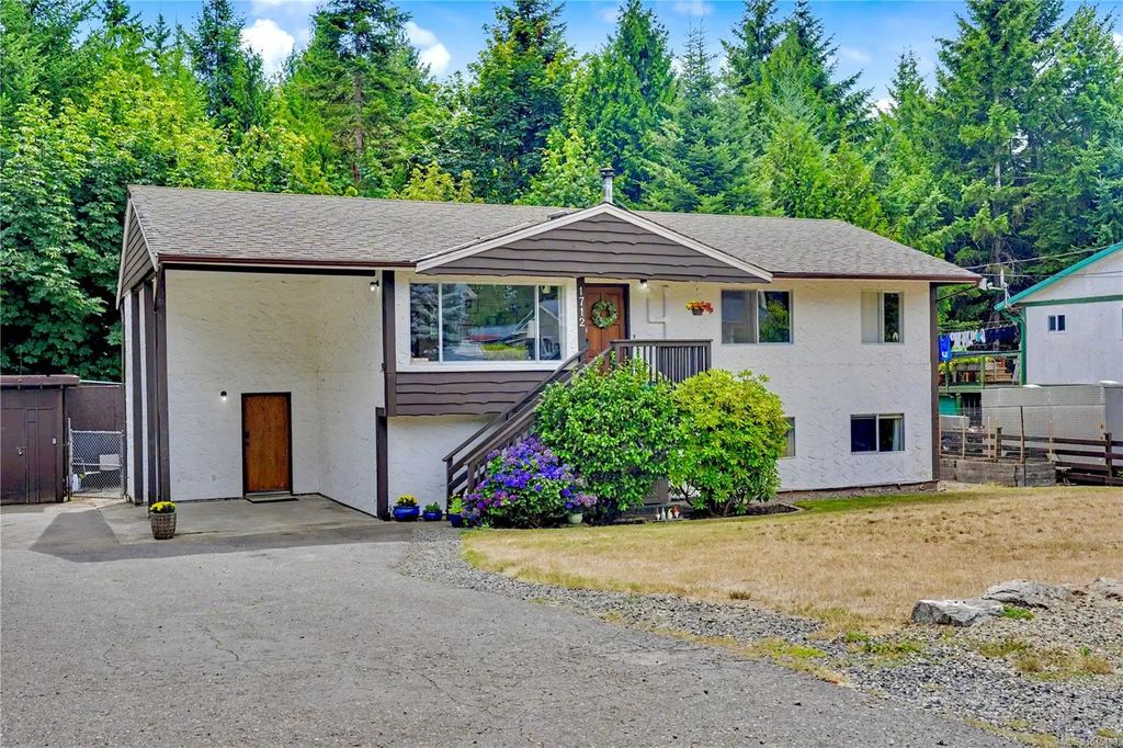 1712 Robin Hill Dr, Shawnigan Lake