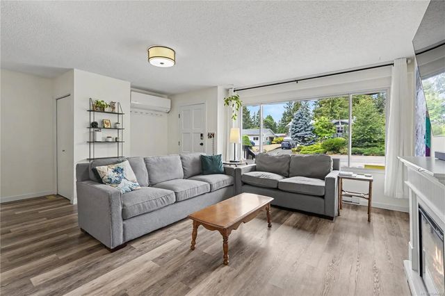 2 of 34 - 1712 Robin Hill Dr, Shawnigan Lake, BC