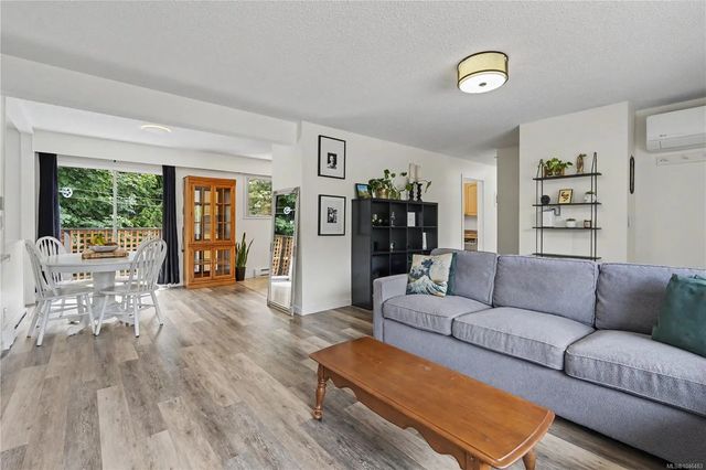 3 of 34 - 1712 Robin Hill Dr, Shawnigan Lake, BC