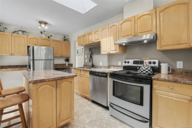 4 of 34 - 1712 Robin Hill Dr, Shawnigan Lake, BC