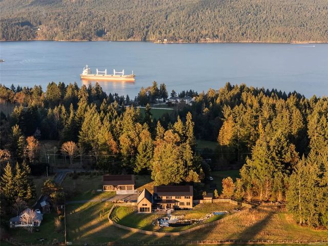 2 of 99 - 1210 Cherry Point Rd, Cobble Hill, BC