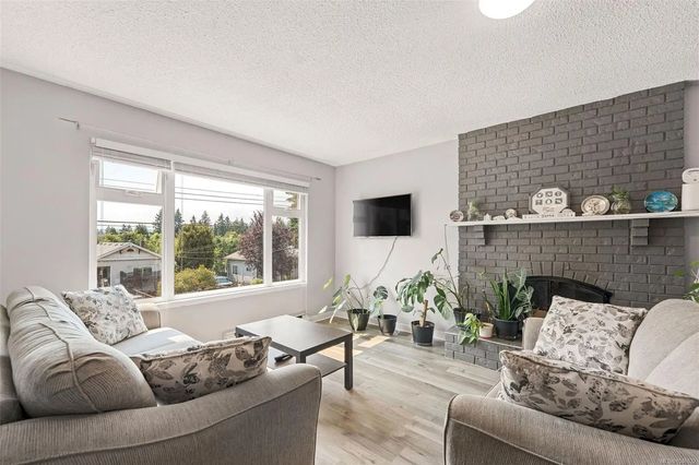 2 of 61 - 524 Rosehill St 4, Nanaimo, BC