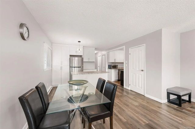 4 of 61 - 524 Rosehill St 4, Nanaimo, BC