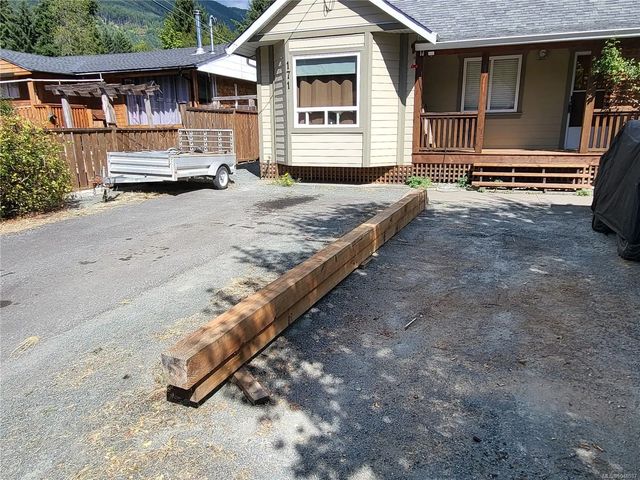 3 of 61 - 171 Macdonald Rd, Lake Cowichan, BC