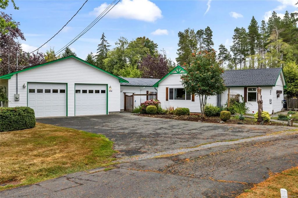 594 Pym St N, Parksville