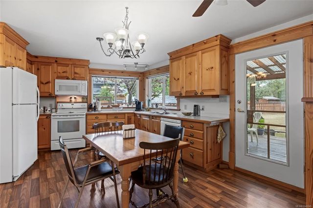 2 of 83 - 594 Pym St N, Parksville, BC