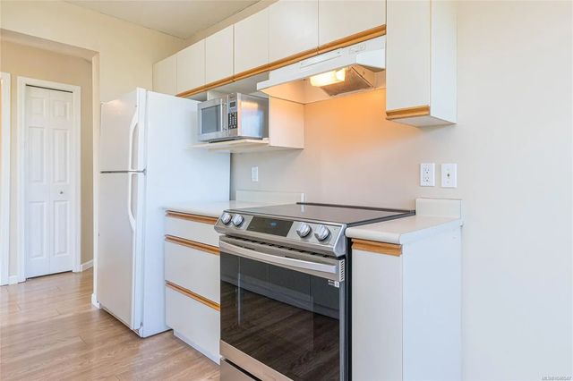 2 of 32 - 435 Morison Ave 104, Parksville, BC