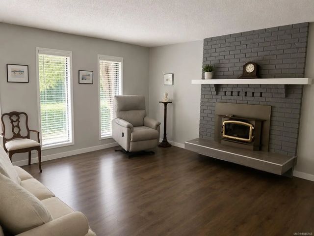 3 of 10 - 783 Canyon Crescent Dr, Qualicum Beach, BC