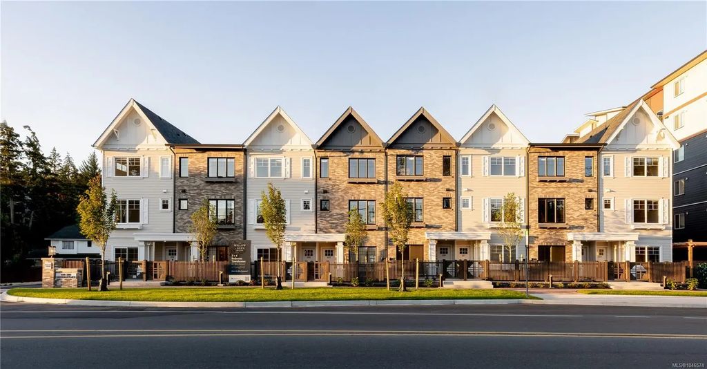 3240 Glendale Pl 110, Langford