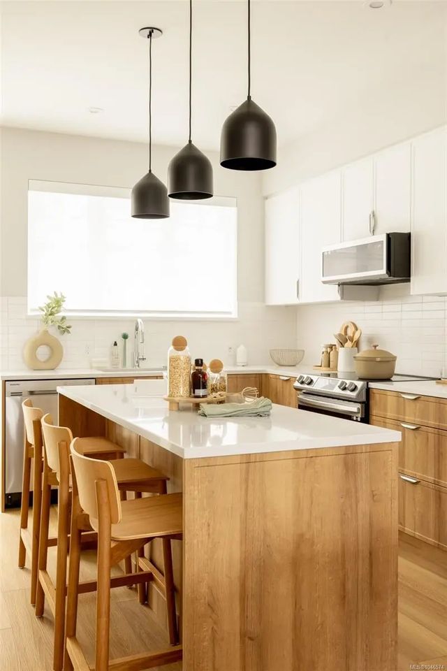 3 of 14 - 3240 Glendale Pl 110, Langford, BC
