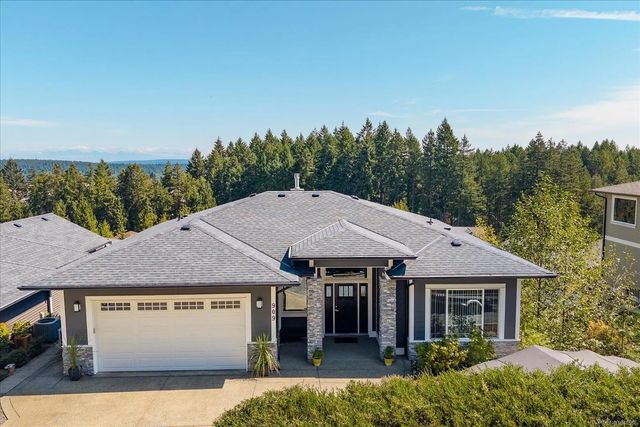 2 of 64 - 909 Hanington Rd, Ladysmith, BC