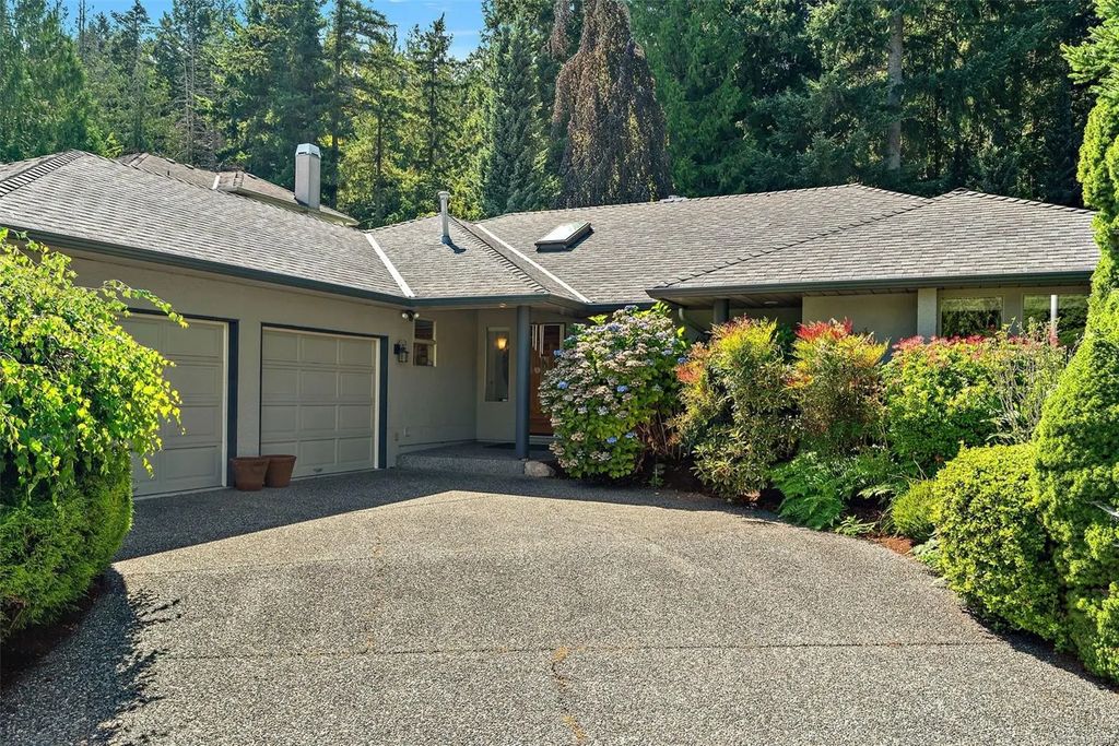 8832 Carmanah Terr, North Saanich