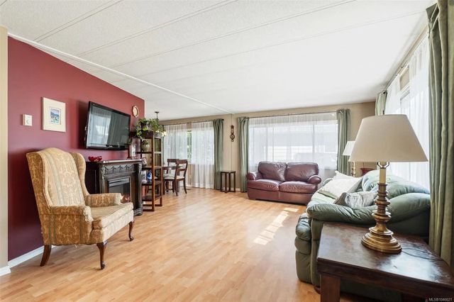 5 of 24 - 158 Cooper Rd 7, View Royal, BC