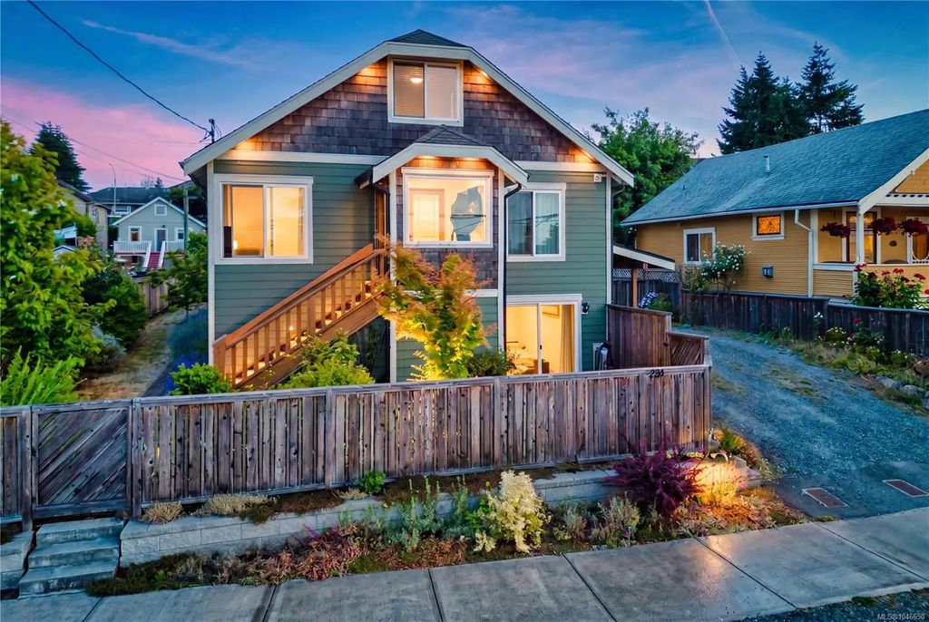 726 Haliburton St, Nanaimo