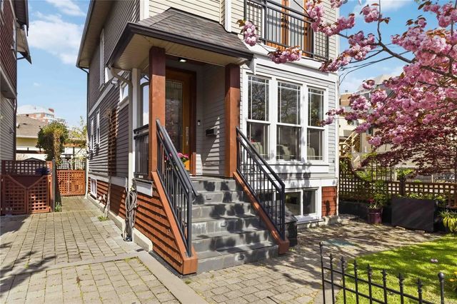 2 of 77 - 508 Pendray St 4, Victoria, BC