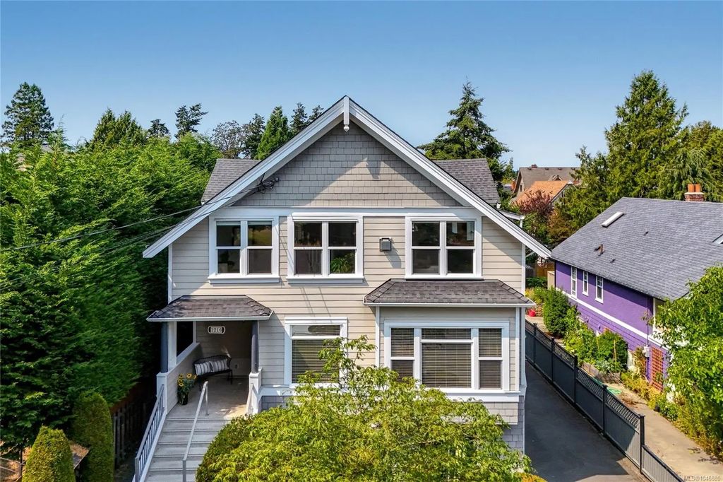 1216 Styles St D, Victoria