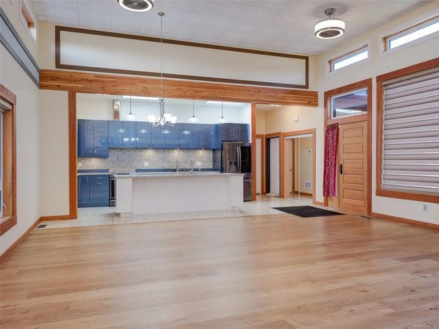 5 of 43 - 4160 Tyndall Ave, Saanich, BC