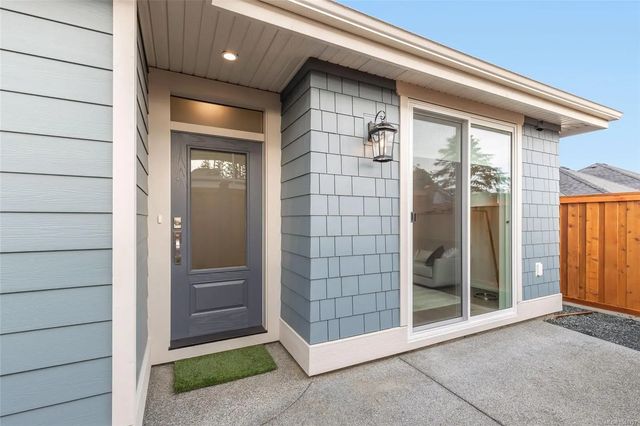 2 of 34 - 410 Hummingbird Pl, Parksville, BC
