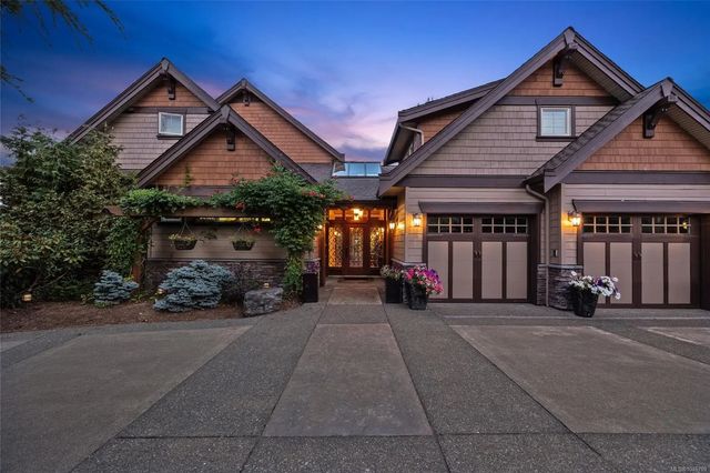 4 of 87 - 3943/3941 Marine Dr, Royston, BC