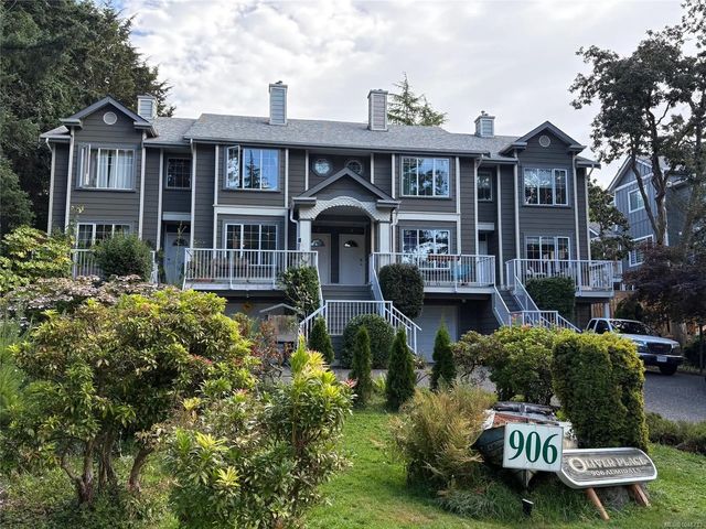 2 of 44 - 906 Admirals Rd 2, Esquimalt, BC