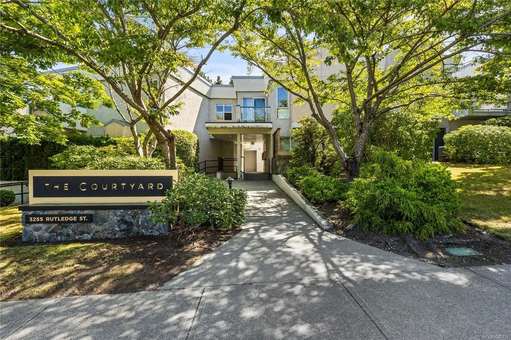 3255 Rutledge St 3, Saanich