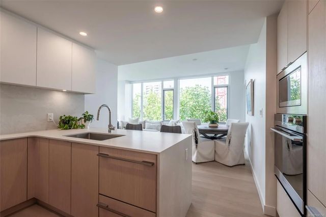 3 of 30 - 1100 Yates St 511, Victoria, BC