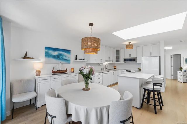 4 of 52 - 330 Dogwood St 228, Parksville, BC