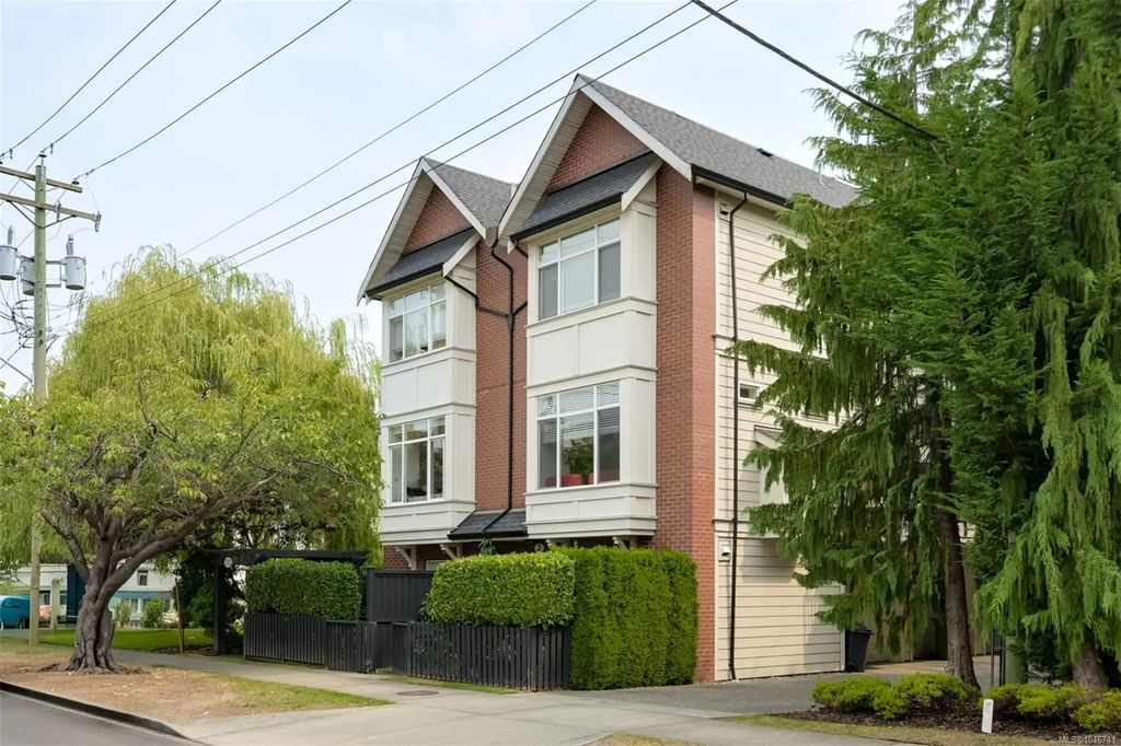 1521 Belcher Ave 4, Victoria