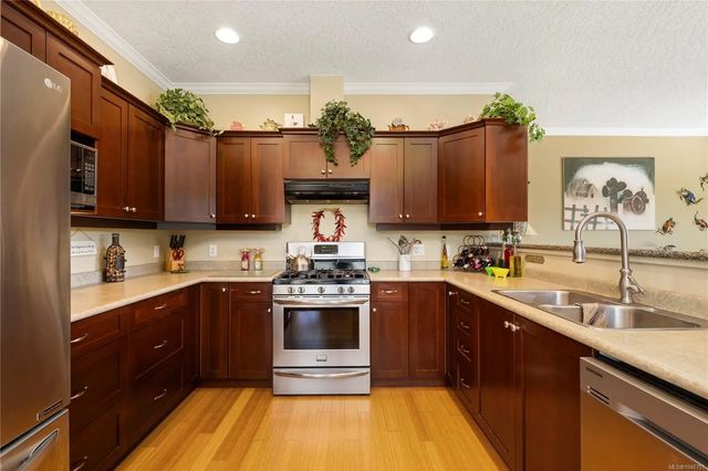 3 of 35 - 5300 Gainsberg Rd 6, Bowser, BC