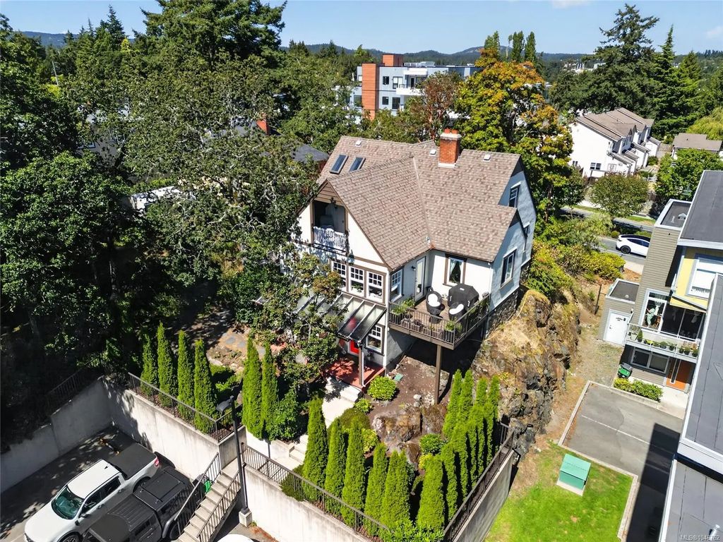 235 Island Hwy 5, View Royal
