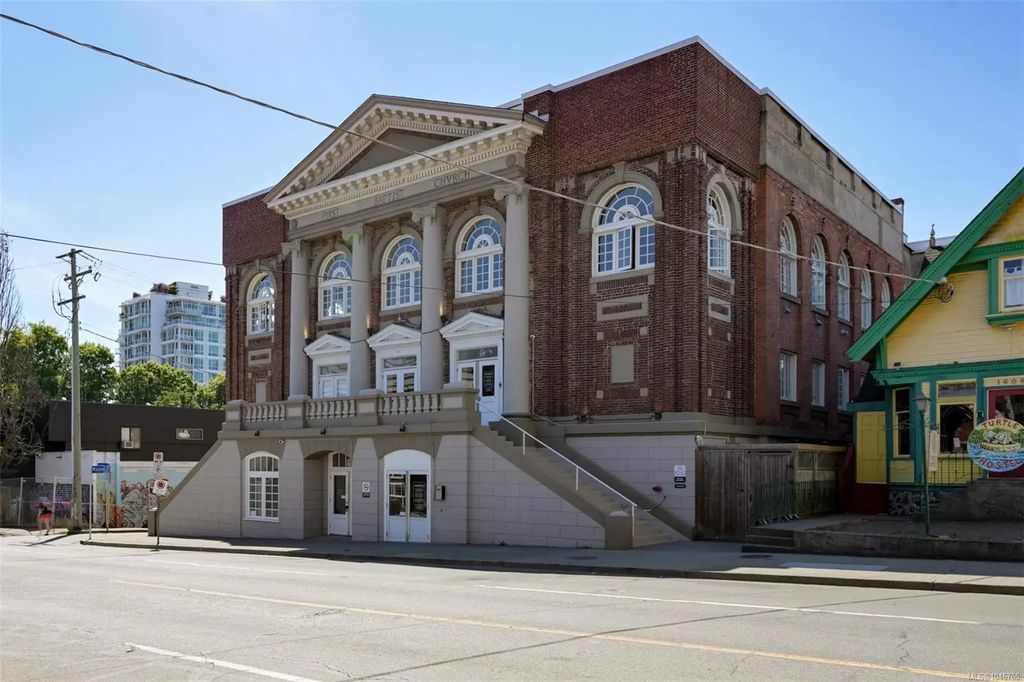 1602 Quadra St 203, Victoria