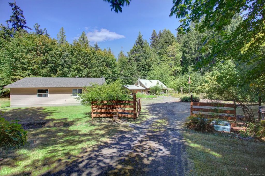 4389 Creighton Rd, Duncan