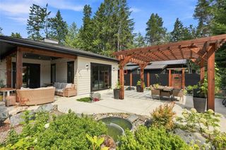 935 Meadowlark Pl, Qualicum Beach