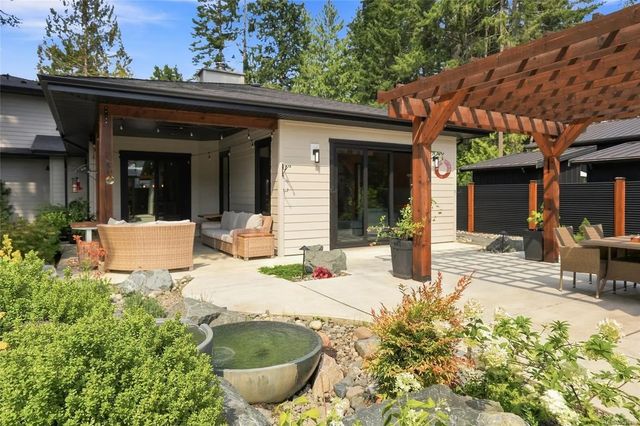 2 of 55 - 935 Meadowlark Pl, Qualicum Beach, BC