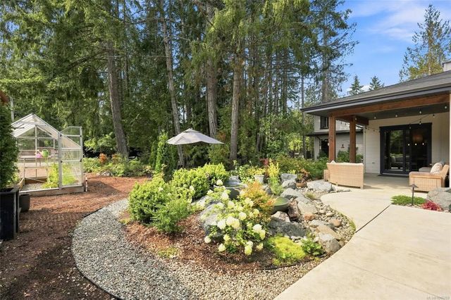 3 of 55 - 935 Meadowlark Pl, Qualicum Beach, BC