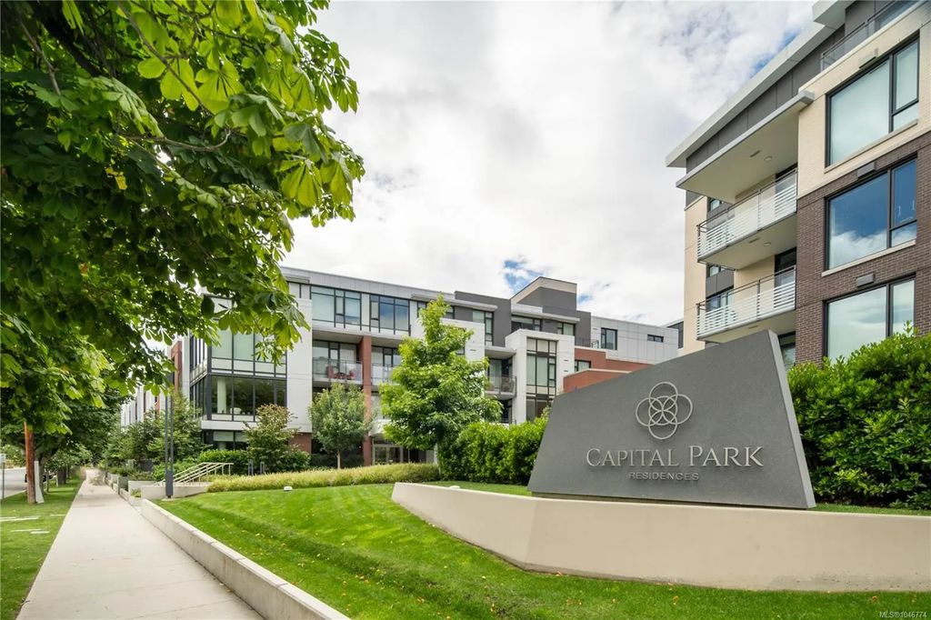 530 Michigan St 116, Victoria