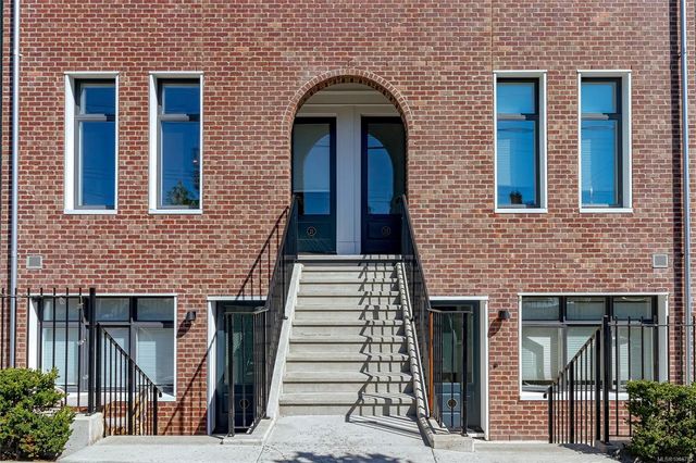 4 of 40 - 230 Wilson St 21, Victoria, BC