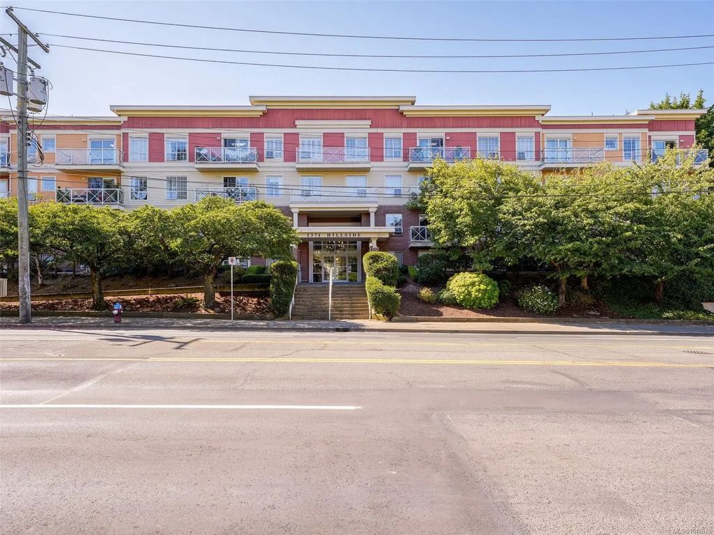 1371 Hillside Ave 109, Victoria