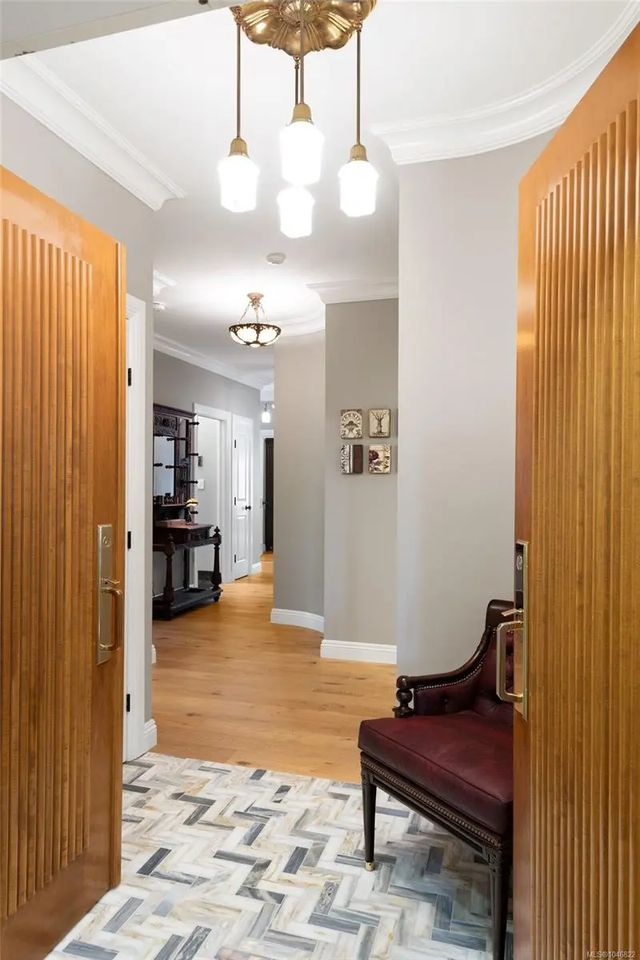4 of 46 - 2277 Oak Bay Ave 203, Oak Bay, BC