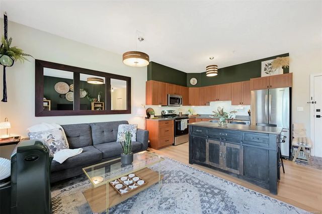 2 of 37 - 383 Wale Rd 303, Colwood, BC